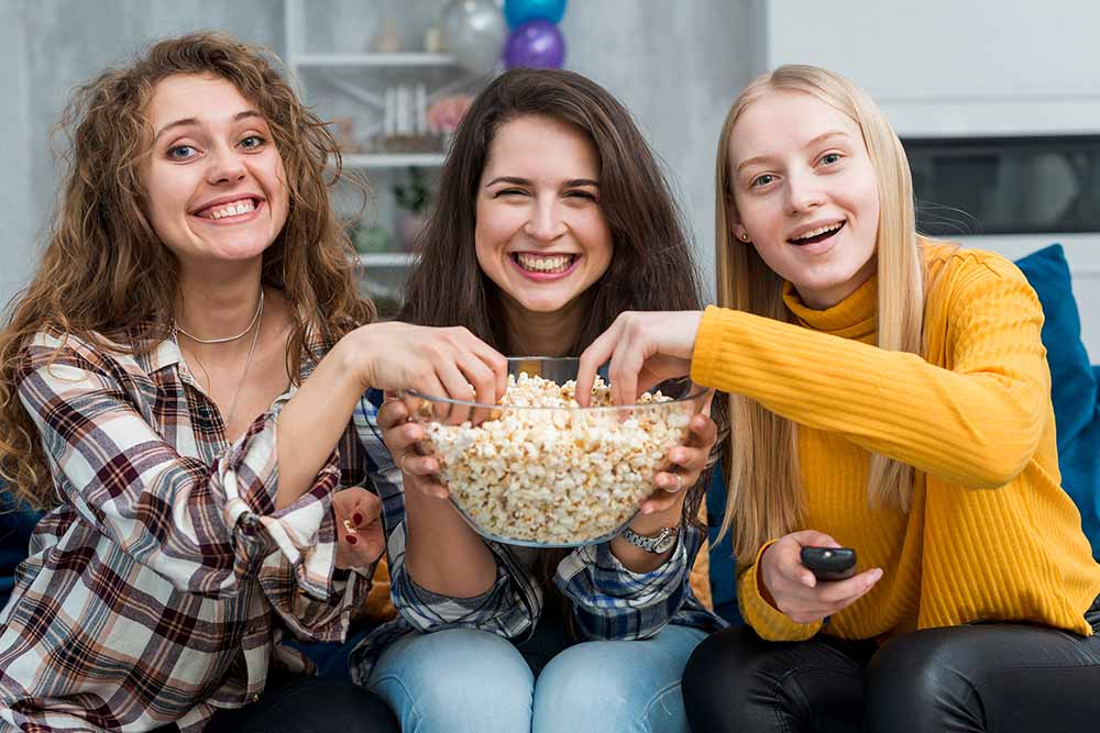 Teste IPTV 1 amigas assistindo com iptv da Império TV